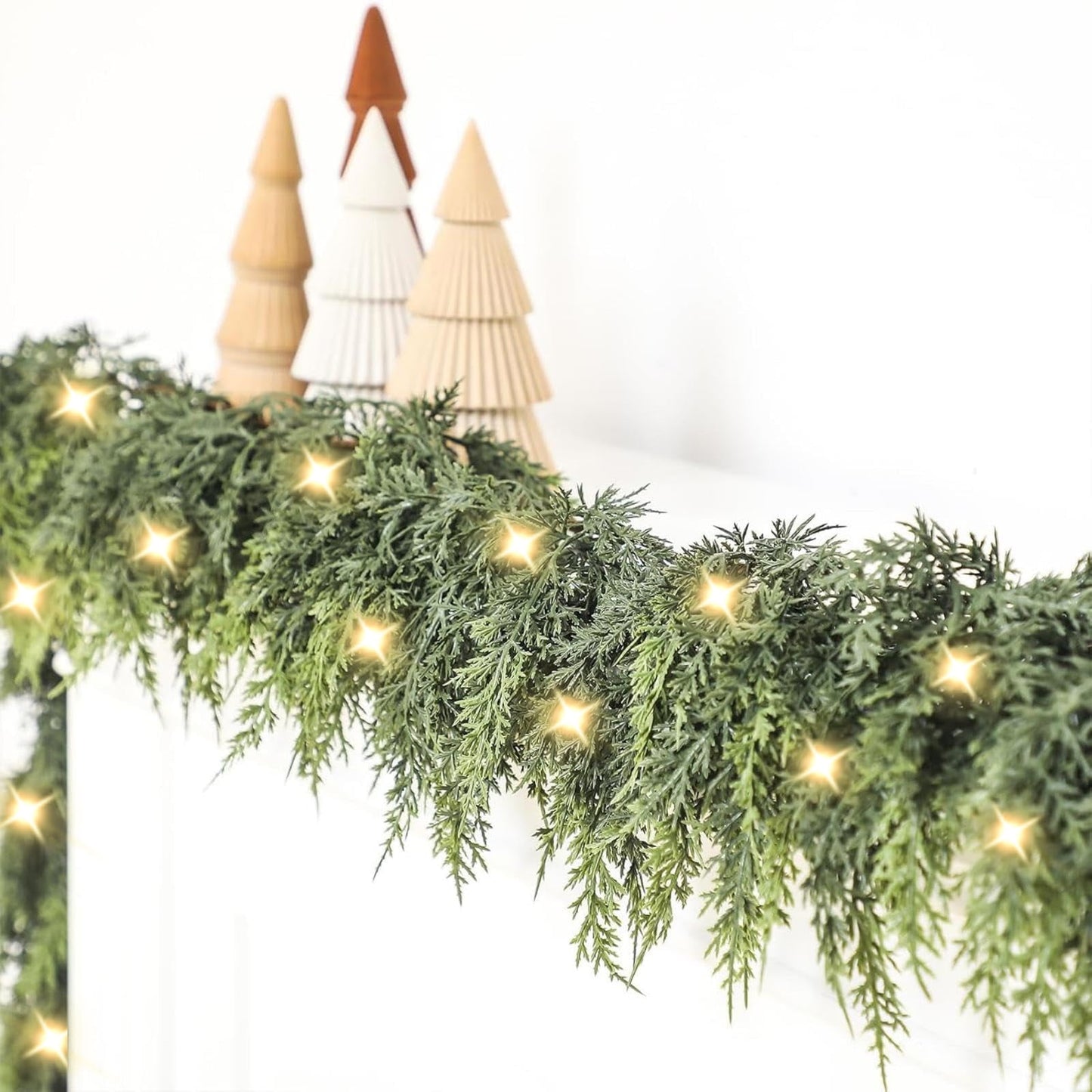 TETOU Christmas Cedar Garland with Lights,Artificial Realistic Cedar Pine Needles Greenery Garland for Christmas Holiday Winter Wall Mantle Fireplace Table Indoor Decor