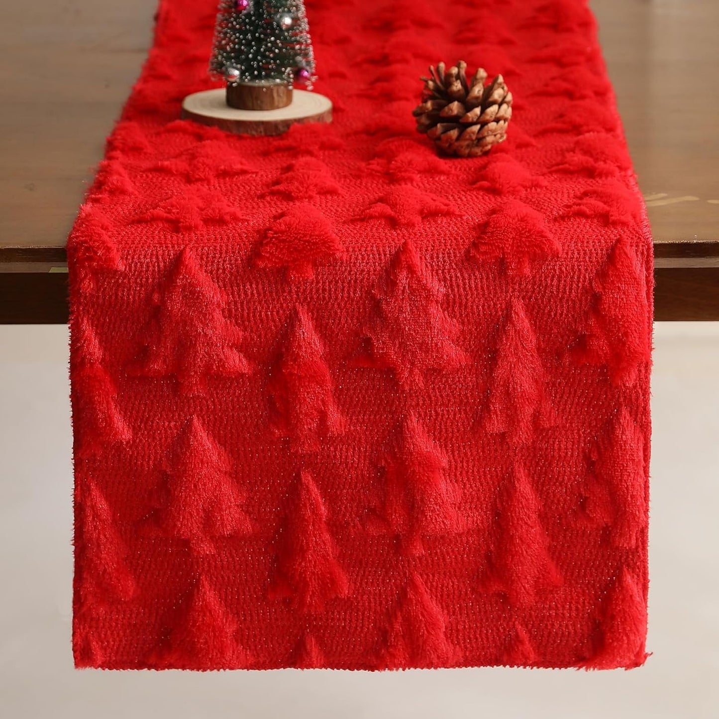 TETOU Christmas Tree Jacquard Table Runner 13x72 Inch Soft Plush Faux Fur Table Decoration for Christmas Home Party - White