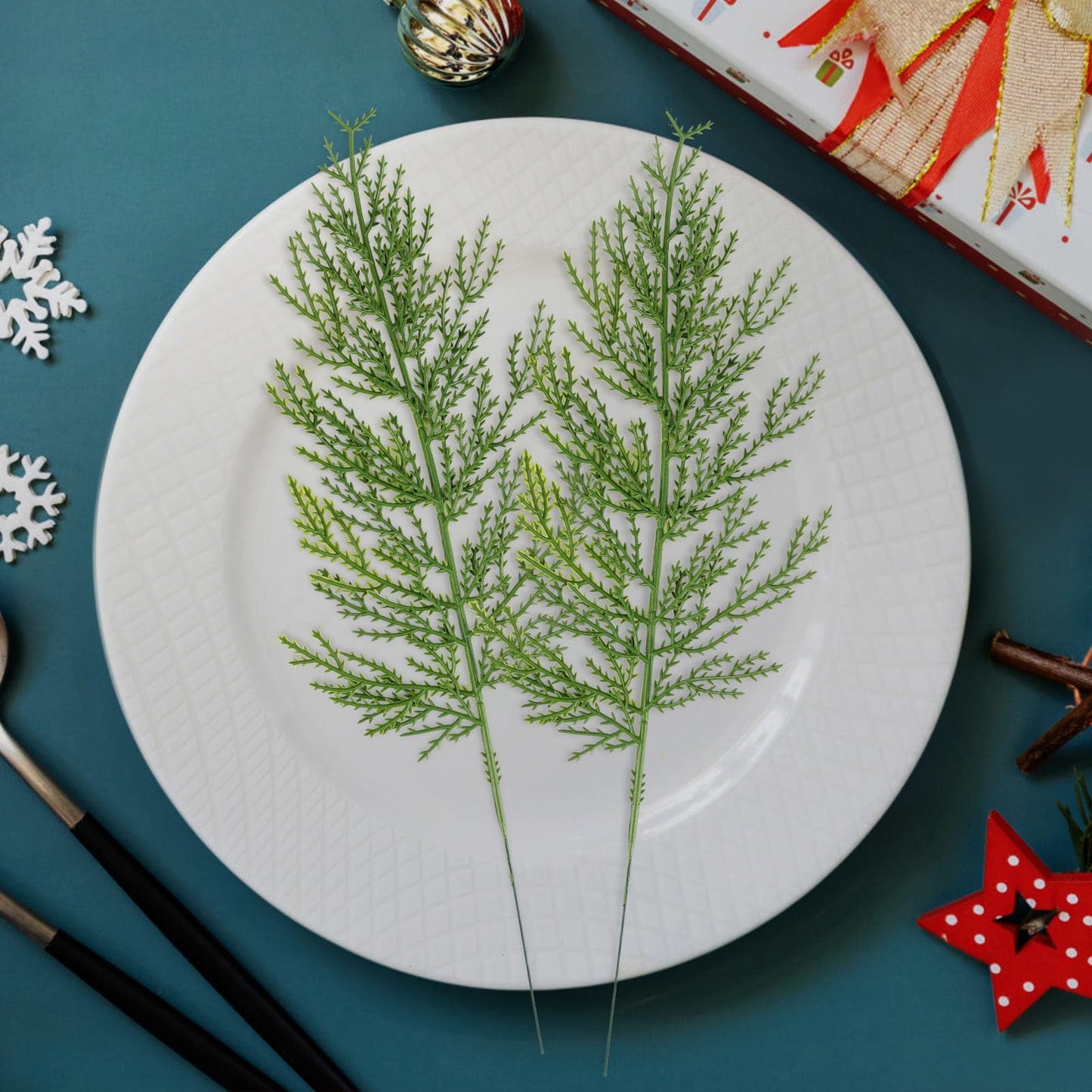 TETOU 40pcs Christmas Artificial Norfolk Cedar Sprigs Faux Cedar Spray Branches Greenery for Holiday DIY Decor