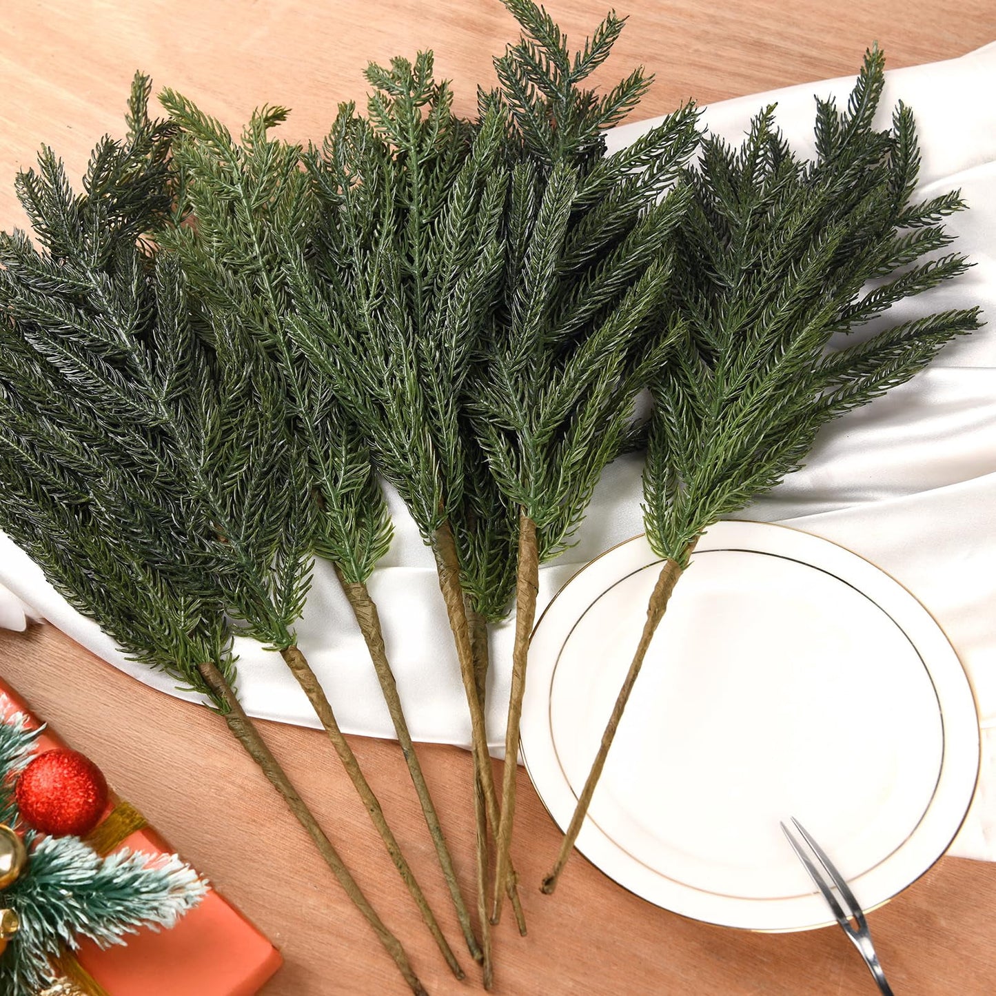 TETOU 12pcs Christmas Norfolk Pine Branches 18" Artificial Norfolk Pine Stem DIY Wreaths Home Decor