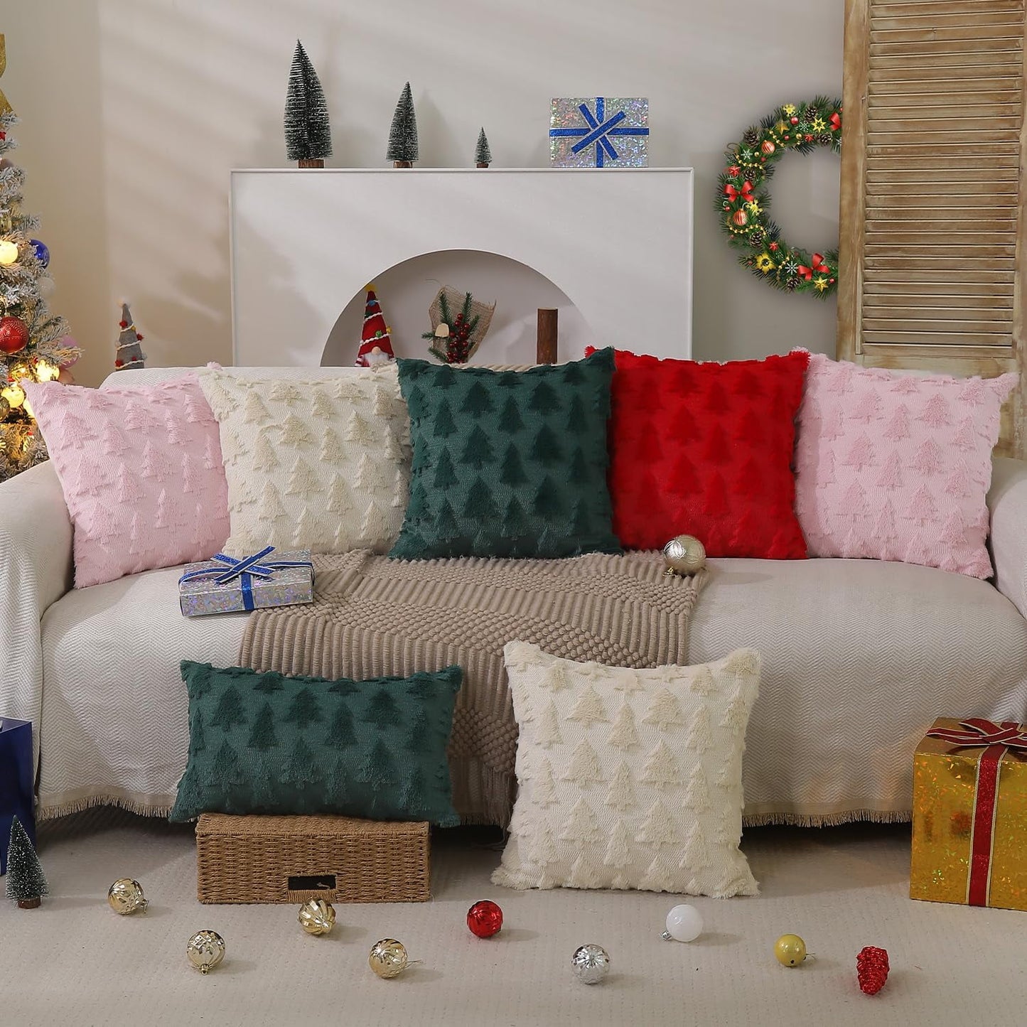 TETOU 18"x18"Set of 2 Christmas Tree Pillow Covers,Xmas Soft Faux Fur Wool Couch Cushion for Sofa Bedroom Living Room Home Farmhouse Winter Christmas Decor (Green)