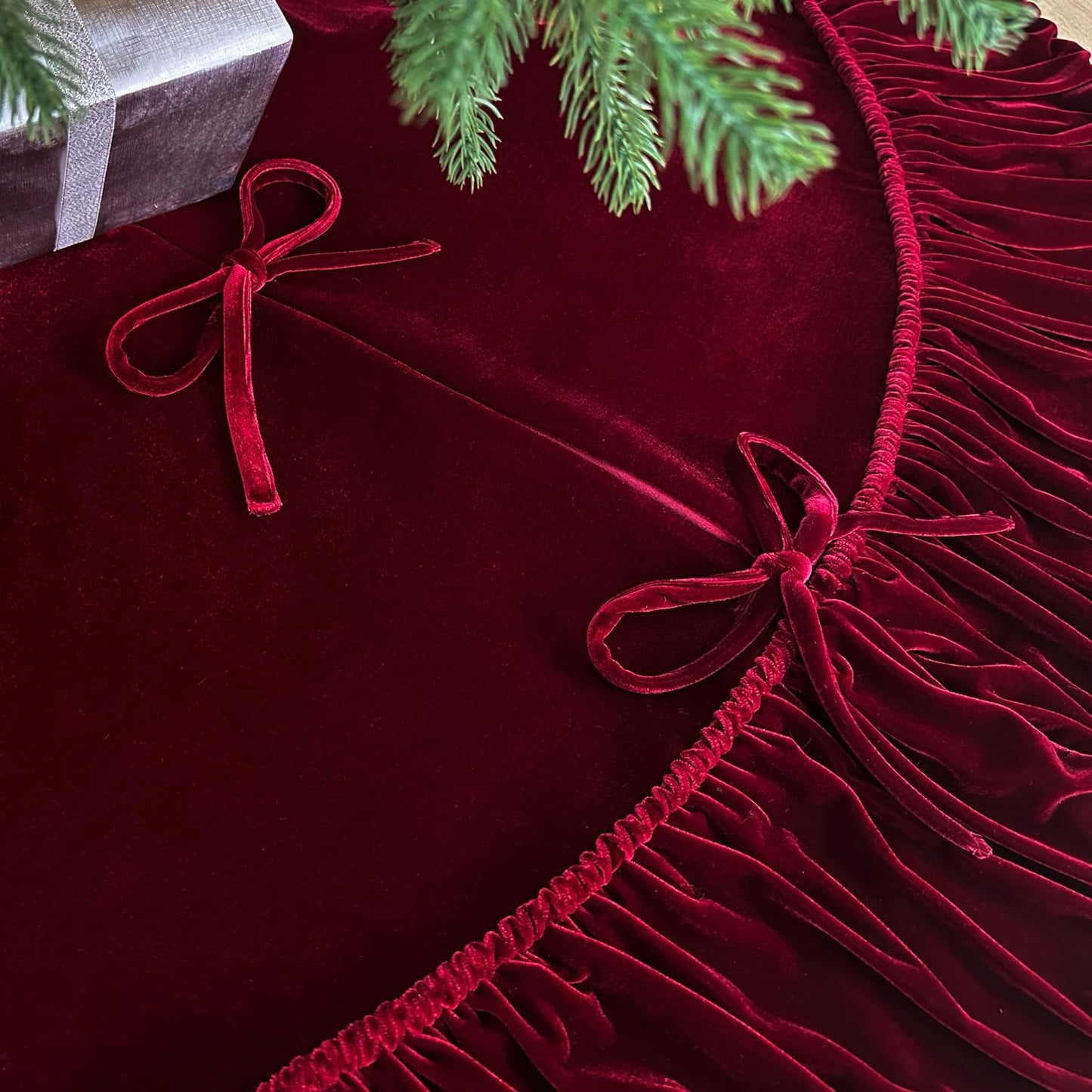 TETOU 48In Christmas Tree Skirt ,Burgundy Ruffled Velvet Xmas Tree Skirt with Felt Padding Nylon Backing and Lace-Up Tie Closure for ChristmasTree Party Gift Holiday Home Decor