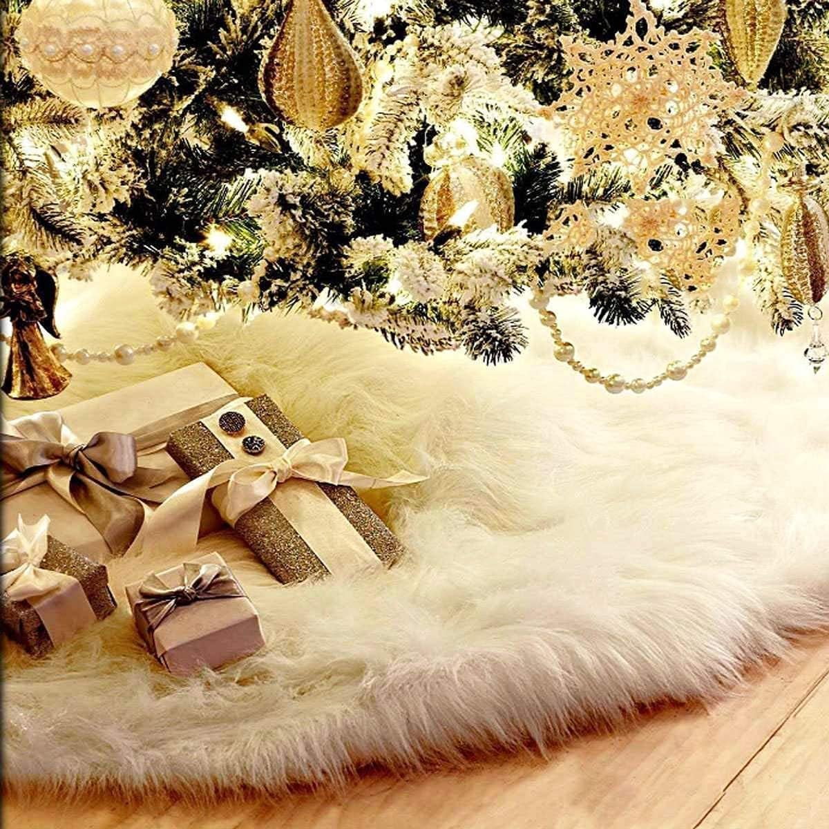 TETOU 60in Christmas Tree Skirt, Faux Fur White Tree Skirt, Soft Plush Tree Skirt for Christmas Decoration Xmas Tree Decor Holiday Gifts Merry Christmas Party