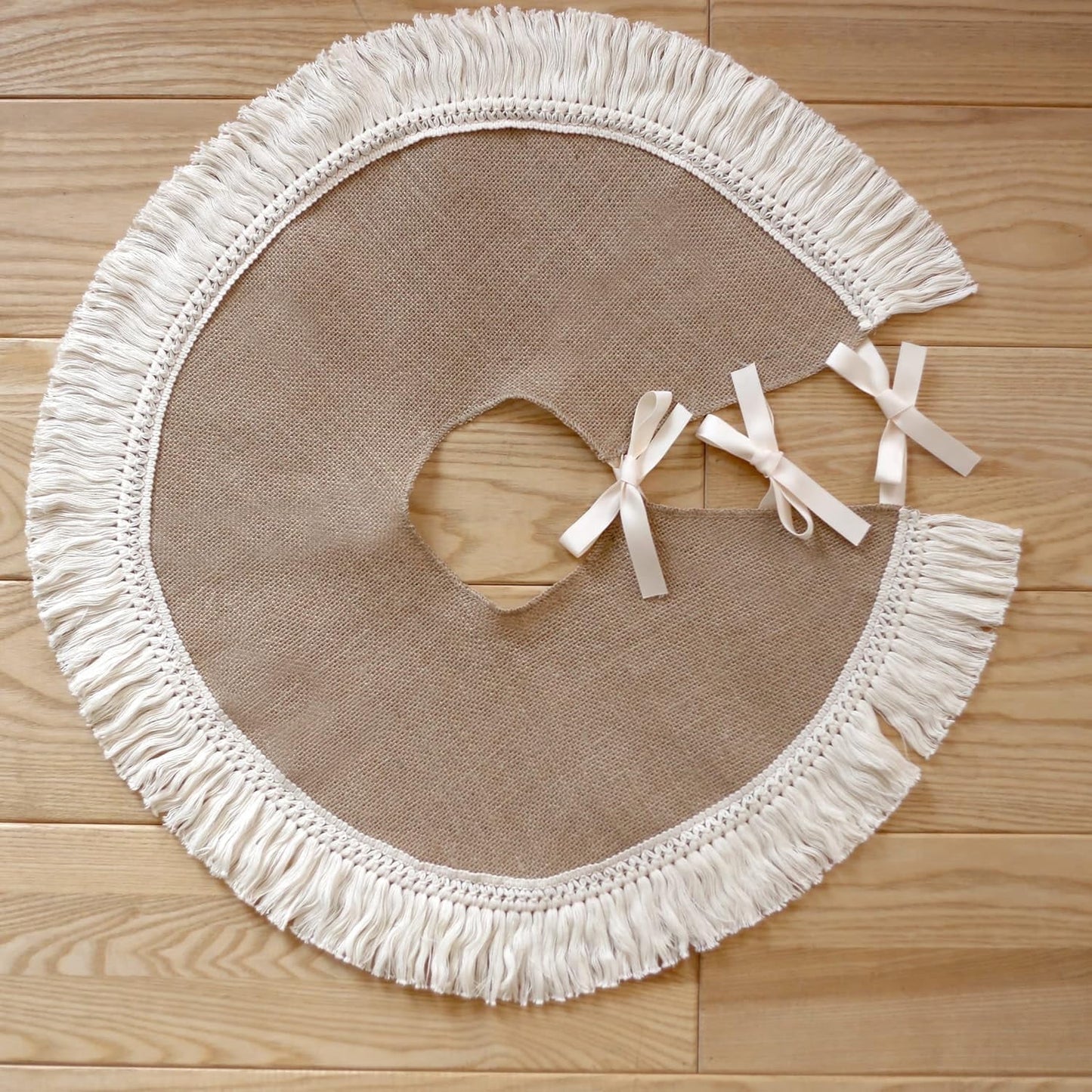 TETOU 48 Inch Christmas Tree Skirt,Linen Burlap with Tassels Fringe Trim Boho Farmhouse Rustic Christmas Tree Skirt Collar Decoration for Xmas Winter Home Holiday Indoor Outdoor Seasonal Decors