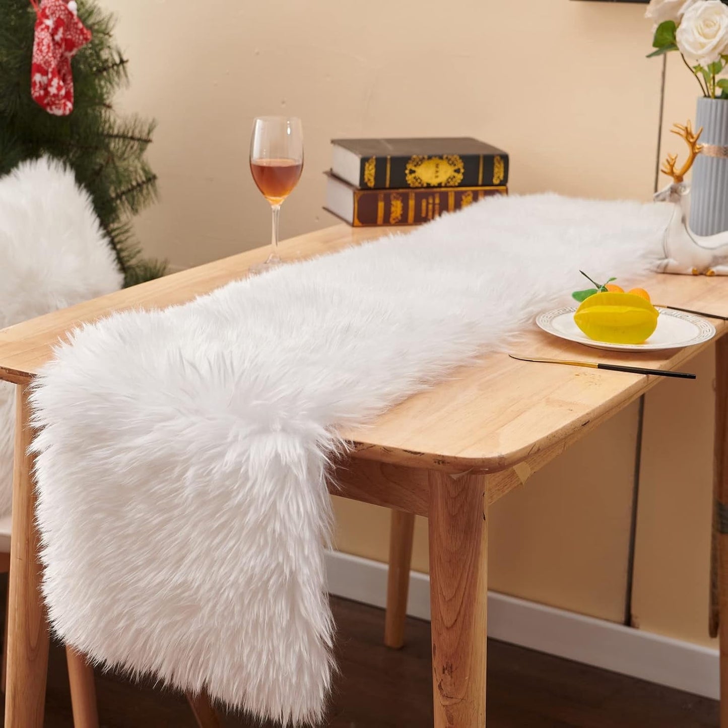 TETOU 13.8"x59.1" Faux Fur Table Runner,Modern White Dresser Table Runners for Bedroom Holiday Christmas Parties Thanksgiving Friendsgiving Weddings Birthdays
