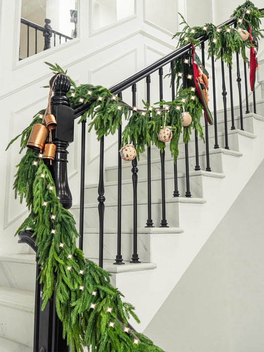 TETOU 15Ft Christmas Norfolk Pine Garlands with Light, Faux Greenery Pine Garland, Real Touch Norfolk Pine Staircase Garland for Christmas Decorations Indoor Mantel Door Holiday Decor