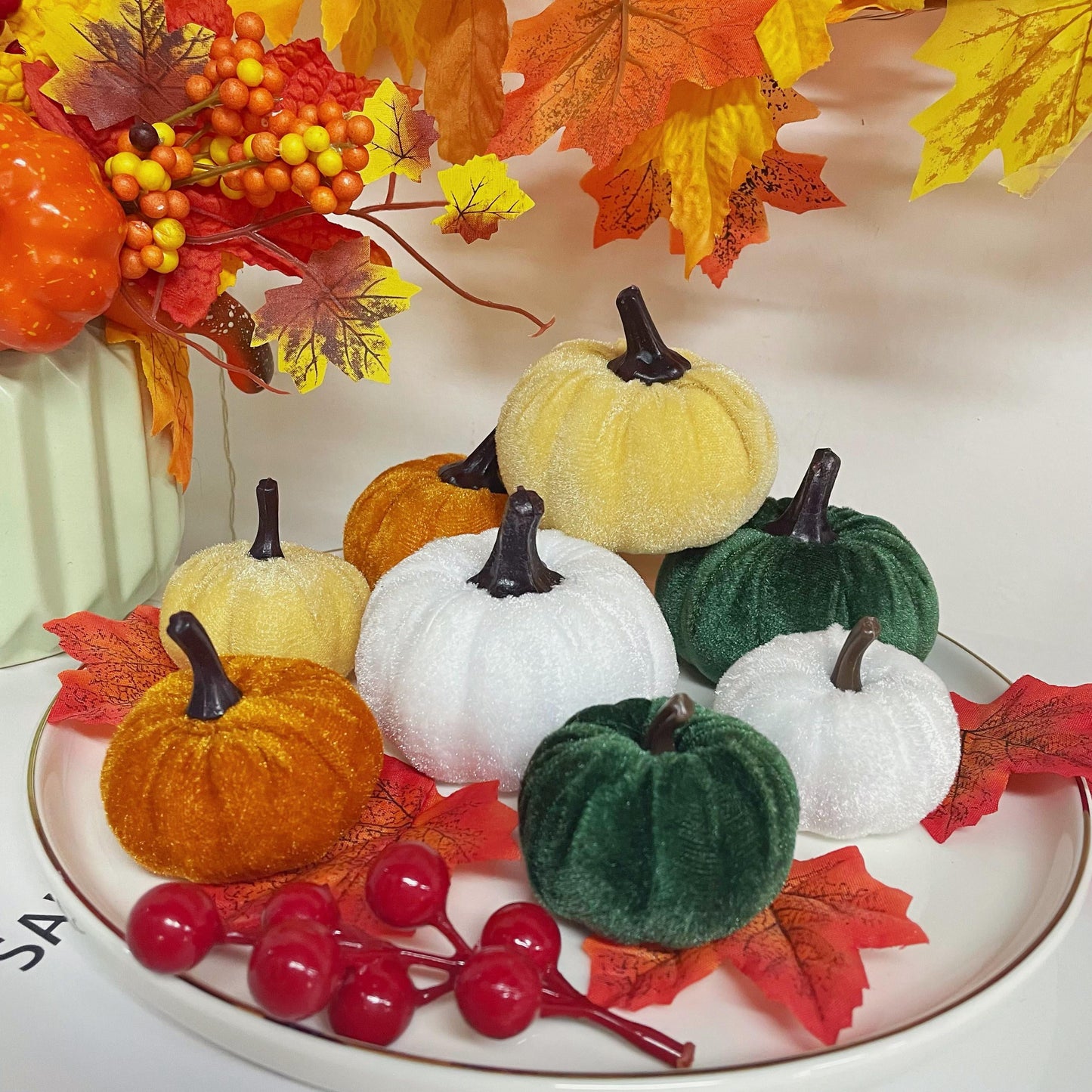 TETOU 8Pcs Faux Velvet Foam Pumpkin with 50pcs of maple leaves, Artificial Fake Velvet Foam Fabric Pumpkins Decoration or Fall Home Farmhouse Harvest Thanksgiving Decor