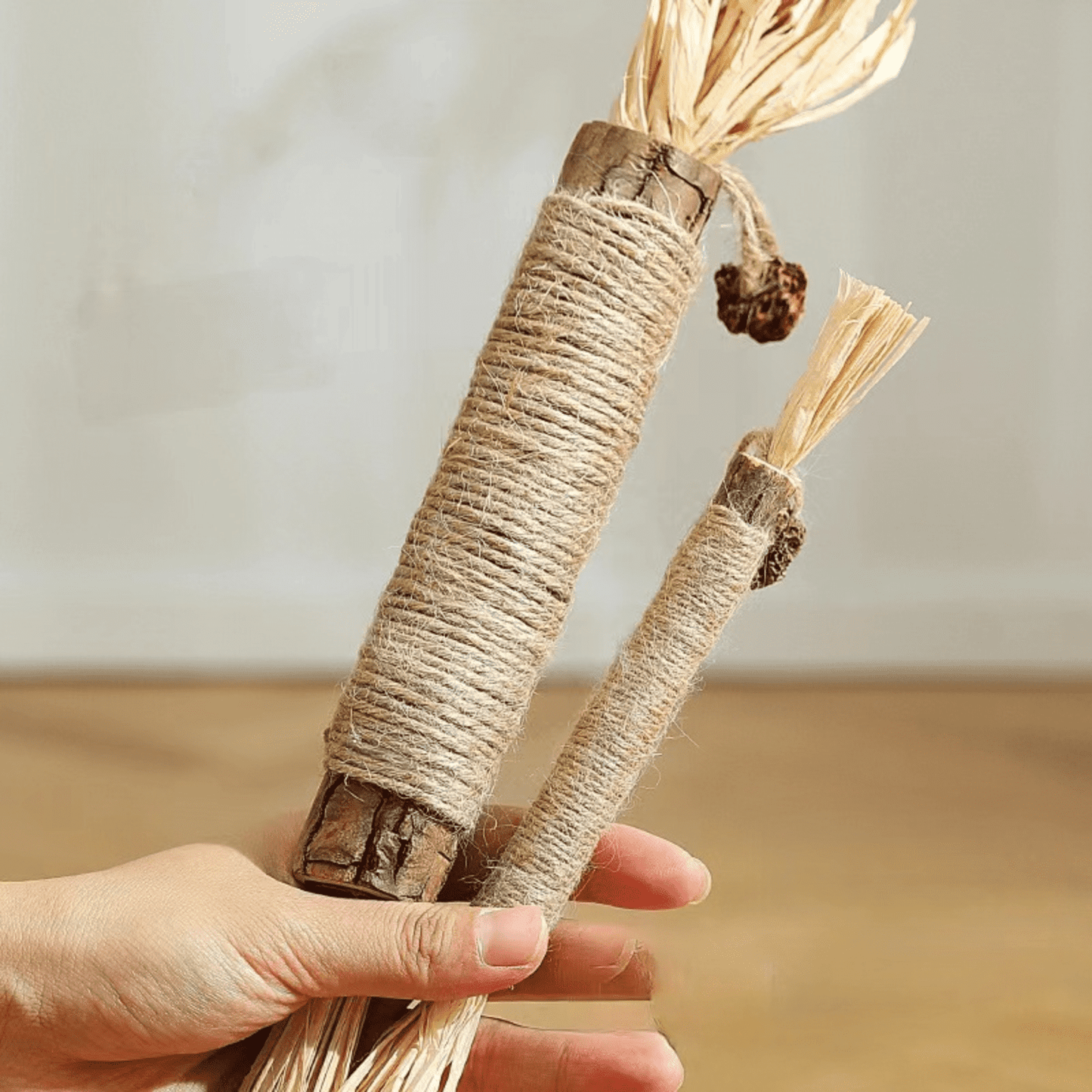 TETOU Chew Sticks for Cats, Extra Large Catnip Chew Toy Sticks, Lafite Grass Kittens Cat Teeth Cleaning Toy for Aggressive Chewers Dental Care