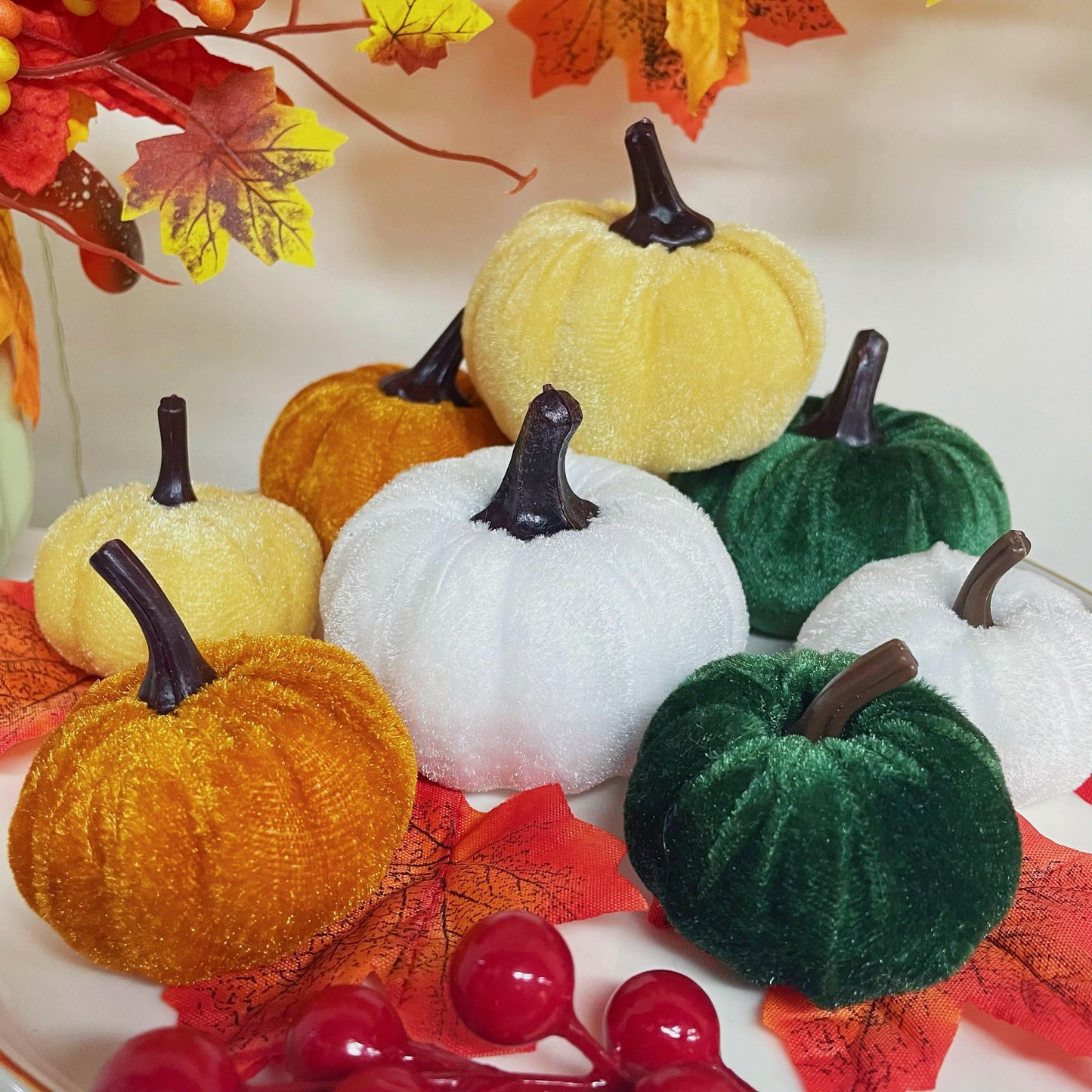 TETOU 8Pcs Faux Velvet Foam Pumpkin with 50pcs of maple leaves, Artificial Fake Velvet Foam Fabric Pumpkins Decoration or Fall Home Farmhouse Harvest Thanksgiving Decor