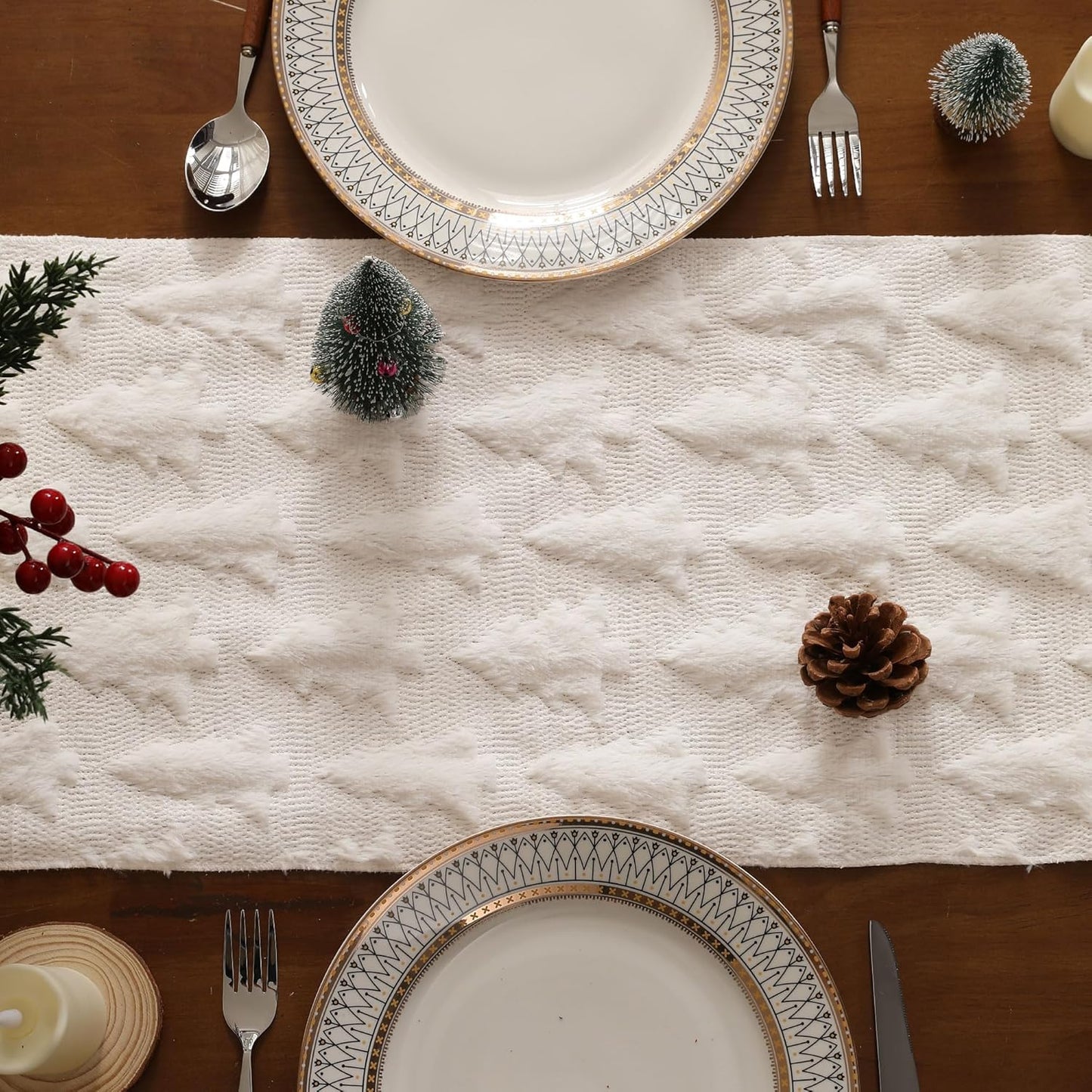 TETOU Christmas Tree Jacquard Table Runner 13x72 Inch Soft Plush Faux Fur Table Decoration for Christmas Home Party - White