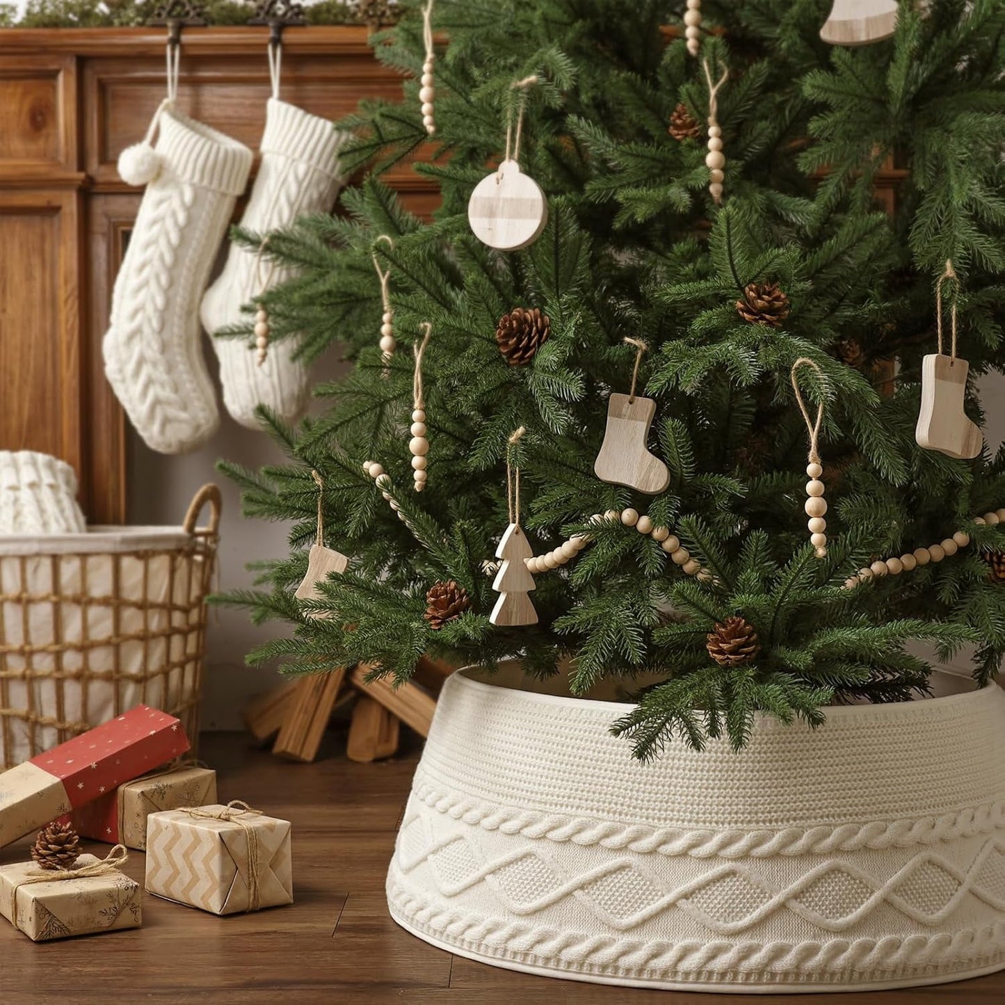TETOU 28In Knitted Christmas Tree Collar,Cream Farmhouse Rustic Crossed Diamond Edge Christmas Tree Collars Tree Skirt for Christmas Tree Home Holiday Party Decoration