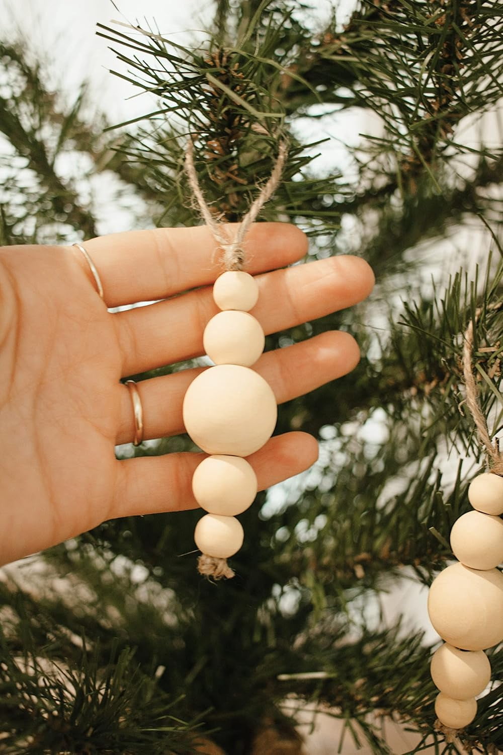 TETOU Boho Christmas Tree Ornaments,6pcs Rustic Wooden Beads Natural Modern Minimalist Xmas Decorative for Home Christmas Tree Bohemian Holiday Decor