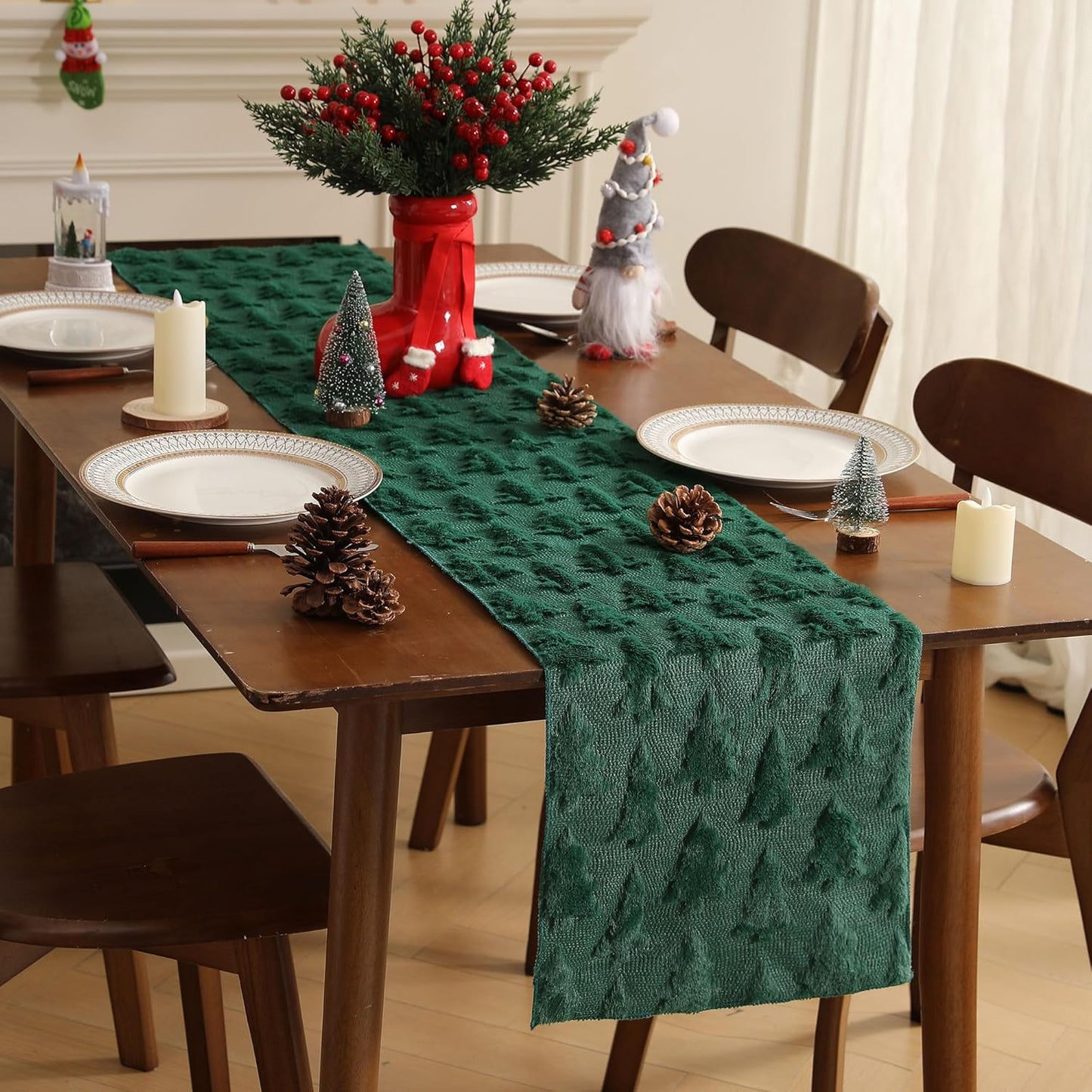 TETOU Christmas Tree Jacquard Table Runner 13x72 Inch Soft Plush Faux Fur Table Decoration for Christmas Home Party - Green